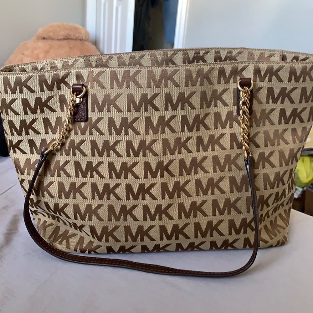 Michael Kors purse